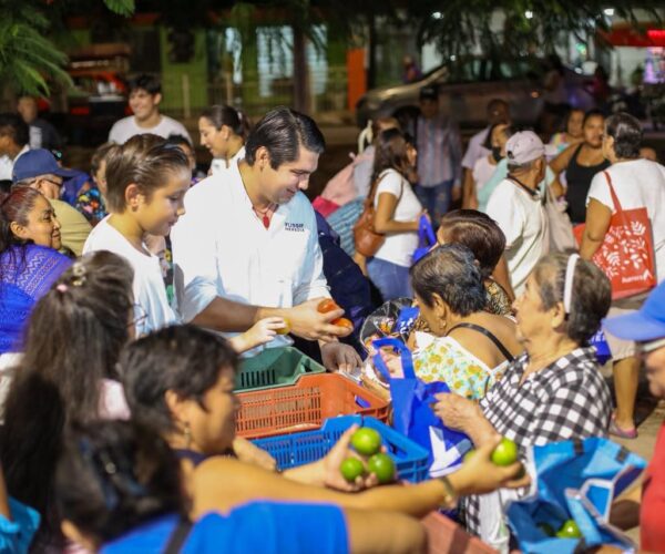 FAMILIAS DIFRUTAN EL CINE EN TU COLONIA