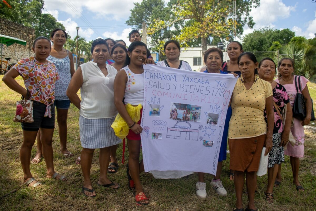 FAMILIAS RECIBEN EJEMPLARES DE CERDO PELÓN MEXICANO