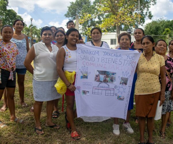 FAMILIAS RECIBEN EJEMPLARES DE CERDO PELÓN MEXICANO