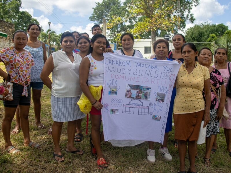 FAMILIAS RECIBEN EJEMPLARES DE CERDO PELÓN MEXICANO