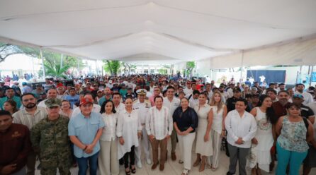 PESCADORES RECIBEN EQUIPO DE RADIOCOMUNICACIÓN