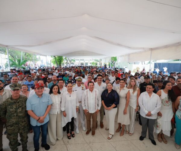 PESCADORES RECIBEN EQUIPO DE RADIOCOMUNICACIÓN