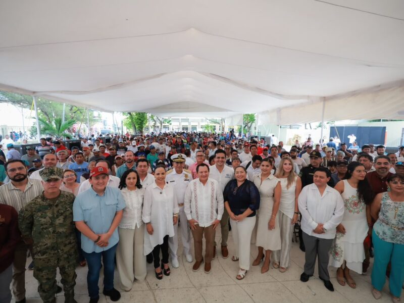 PESCADORES RECIBEN EQUIPO DE RADIOCOMUNICACIÓN