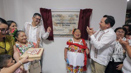 GOBERNADOR LE CUMPLE A TICUL