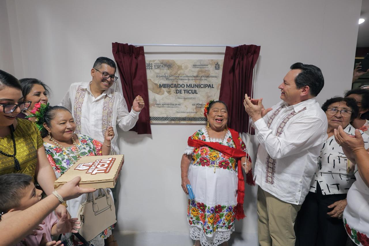 GOBERNADOR LE CUMPLE A TICUL