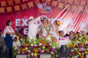 GOBERNADOR CORONA A EMBAJADORA DE TEMOZÓN