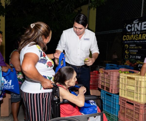 YUSSIF LLEVA CINE EN TU COLONIA A COMISARÍAS MERIDANAS