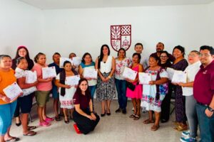 PARA ORIENTAR Y BRINDAR APOYO A MUJERES