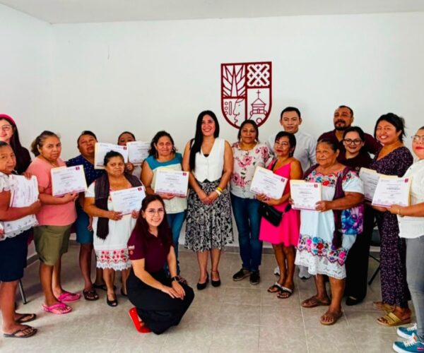 PARA ORIENTAR Y BRINDAR APOYO A MUJERES