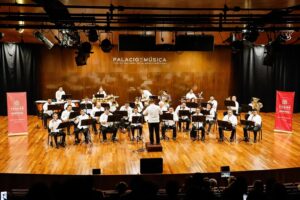 BANDA DE MÚSICA ESTÁ DE MANTELES LARGOS