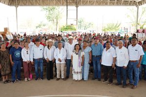 GOBIERNO ENTREGA APOYOS PARA EL CAMPO