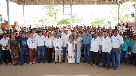 GOBIERNO ENTREGA APOYOS PARA EL CAMPO