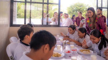 DIF YUCATÁN INAUGURA COMEDOR EN KOPOMÁ