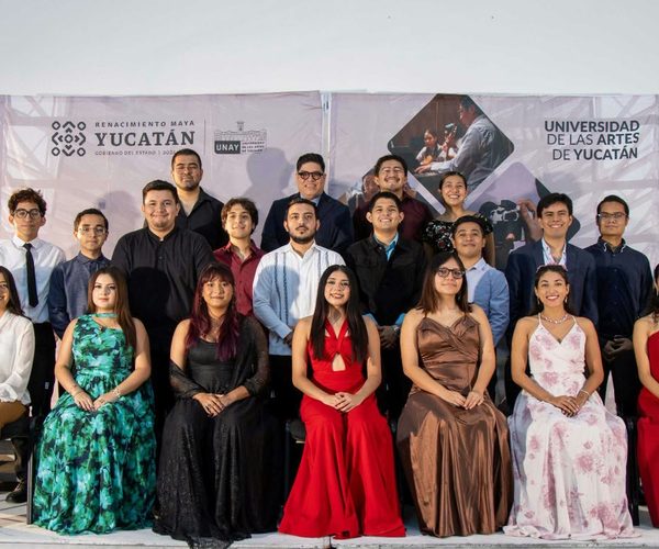 EGRESAN PROFESIONALES DEL UNAY