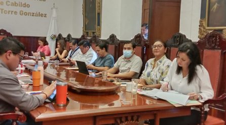 PIDEN COMPARECENCIA DE FUNCIONARIOS
