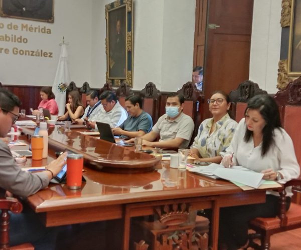 PIDEN COMPARECENCIA DE FUNCIONARIOS