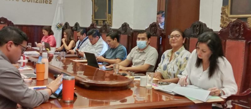 PIDEN COMPARECENCIA DE FUNCIONARIOS