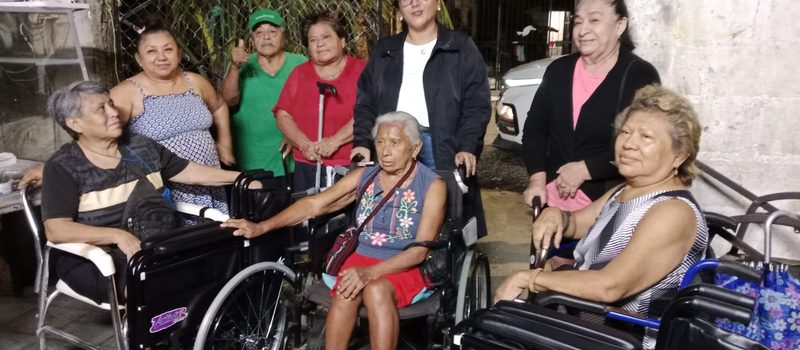 REGIDORA ENTREGA APOYOS FUNCIONALES