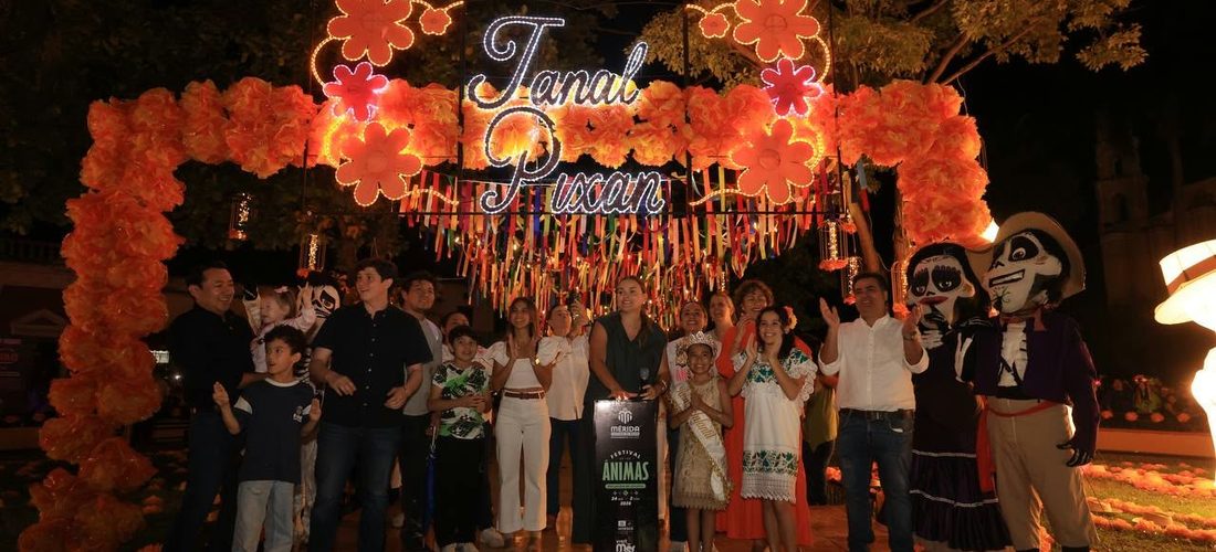 CENTRO HISTÓRICO RECIBE A LAS ÁNIMAS ILUMINADAS