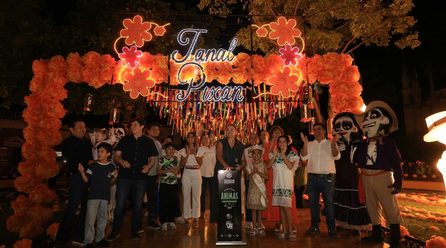 CENTRO HISTÓRICO RECIBE A LAS ÁNIMAS ILUMINADAS