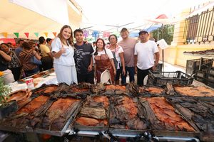 GOBIERNO Y TRADICIONES VAN DE LA MANO