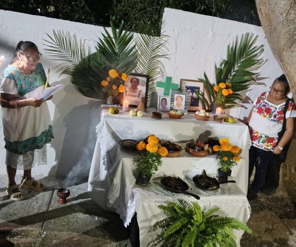 TRADICIONAL MUESTRA DE ALTARES